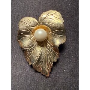 Sarah Coventry Vintage Gold Tone Leaf Brooch Faux Pearl Textured Pin